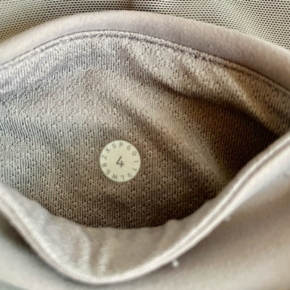 Lululemon mesh leggings with pockets - Picture 6 of 6